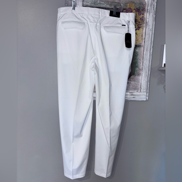 Greg Norman Men's Moisture Wicking Professional Golf Pants White 38X32 - Picture 5 of 9